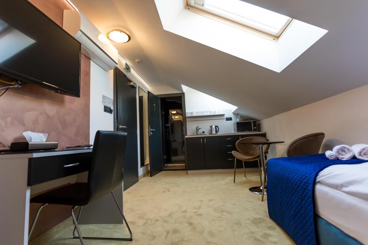 Apart Hotel Golden Apartments Kosice Bagian luar foto