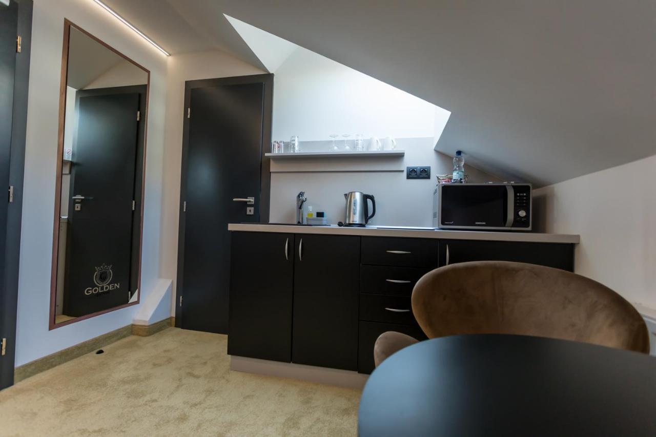 Apart Hotel Golden Apartments Kosice Bagian luar foto