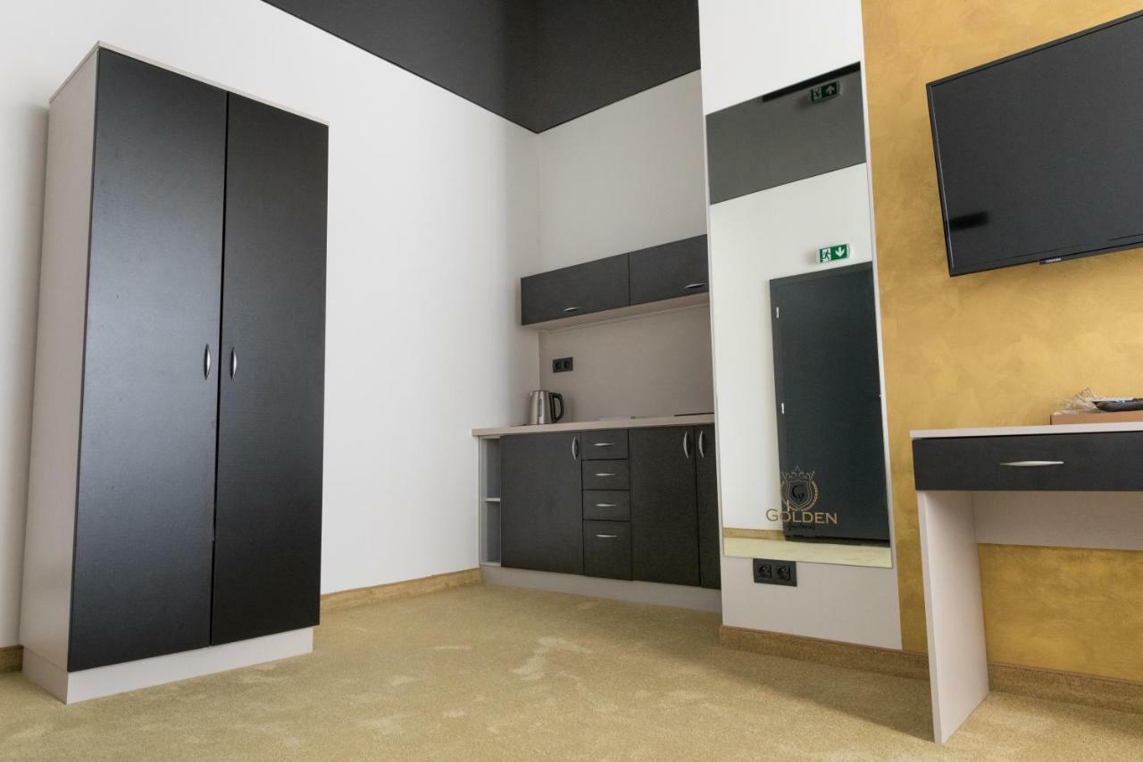 Apart Hotel Golden Apartments Kosice Bagian luar foto