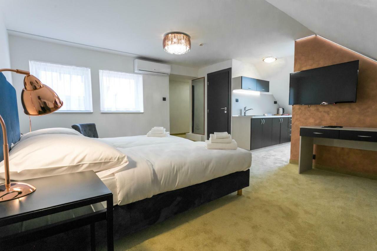 Apart Hotel Golden Apartments Kosice Bagian luar foto