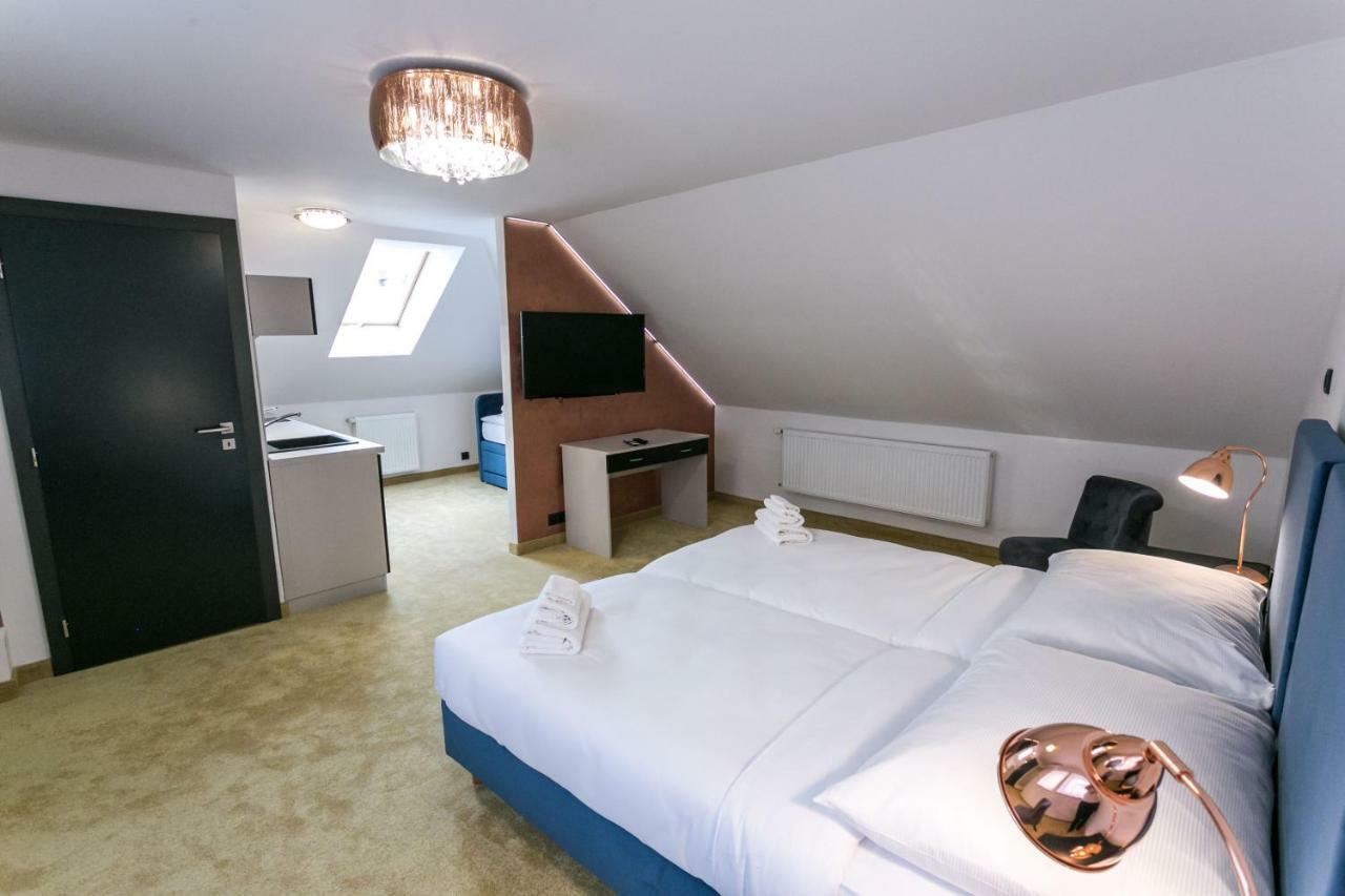 Apart Hotel Golden Apartments Kosice Bagian luar foto