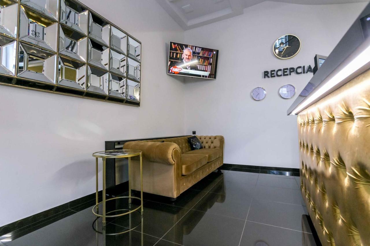 Apart Hotel Golden Apartments Kosice Bagian luar foto
