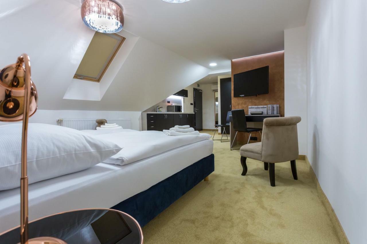 Apart Hotel Golden Apartments Kosice Bagian luar foto