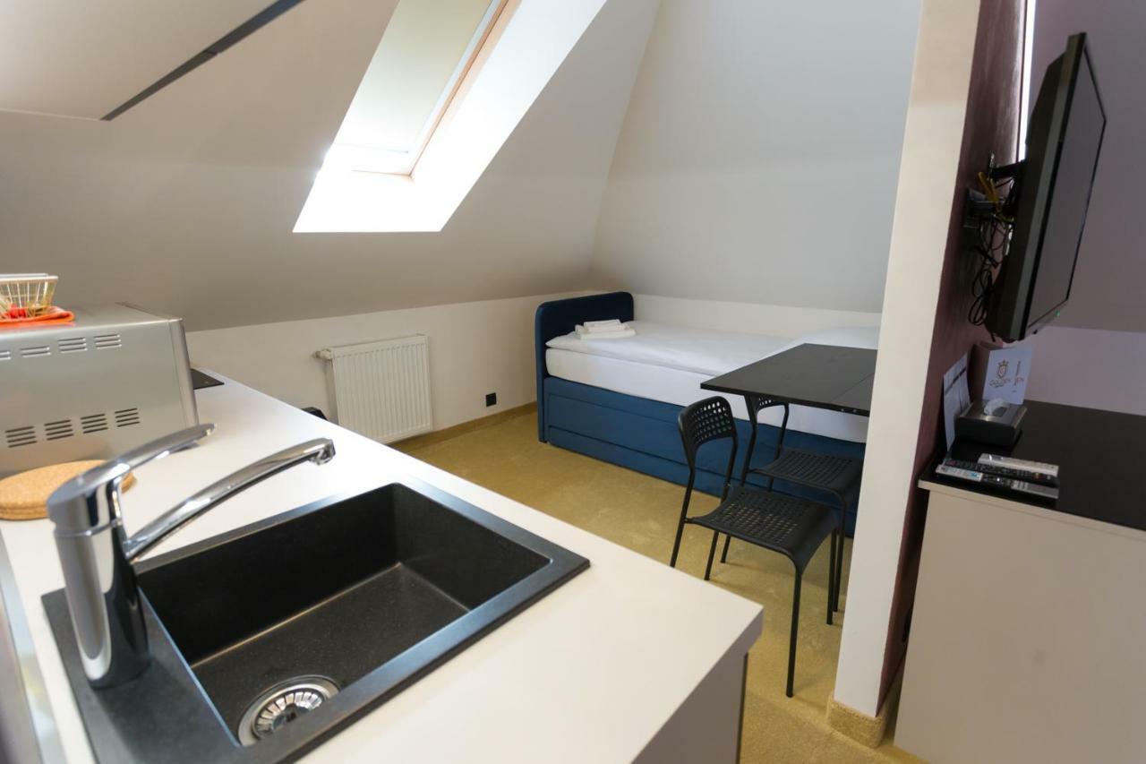 Apart Hotel Golden Apartments Kosice Bagian luar foto