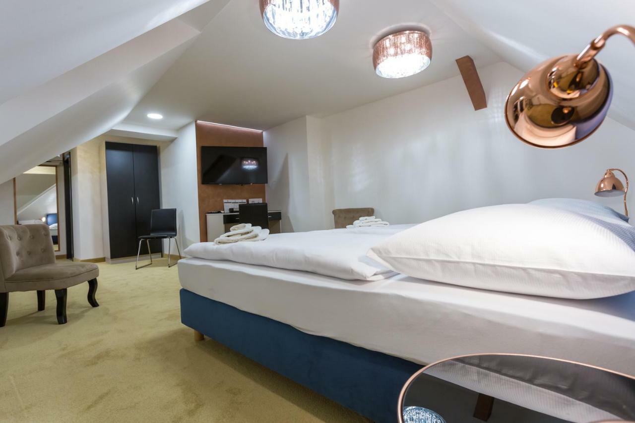 Apart Hotel Golden Apartments Kosice Bagian luar foto