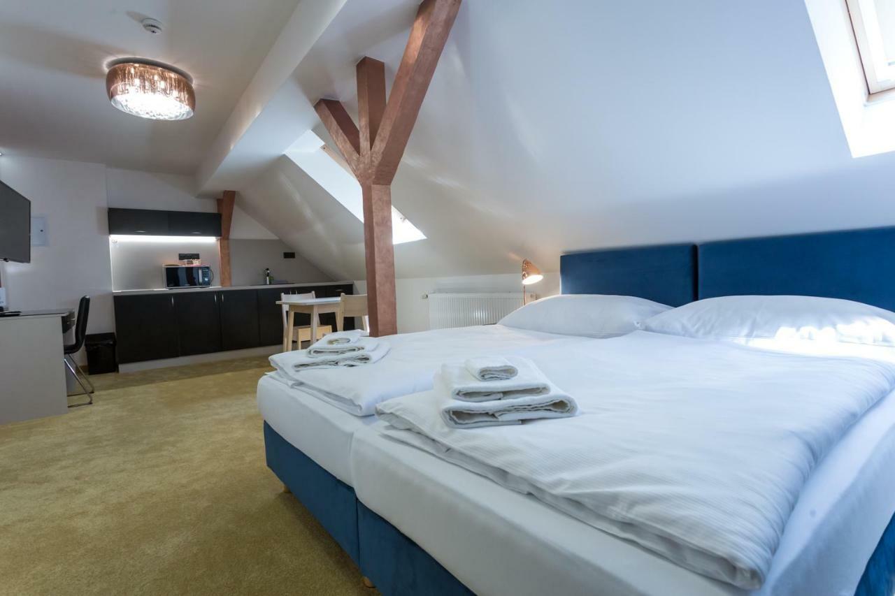 Apart Hotel Golden Apartments Kosice Bagian luar foto