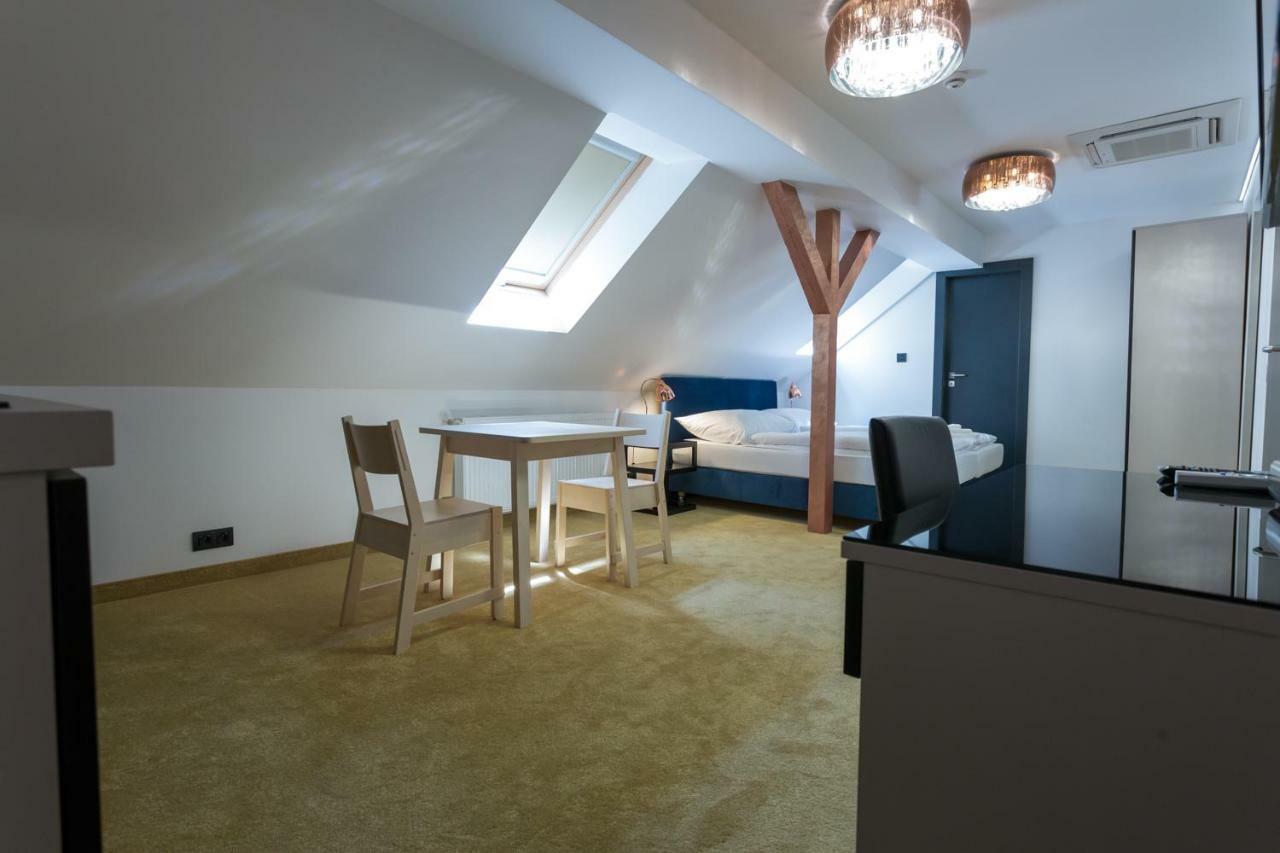 Apart Hotel Golden Apartments Kosice Bagian luar foto