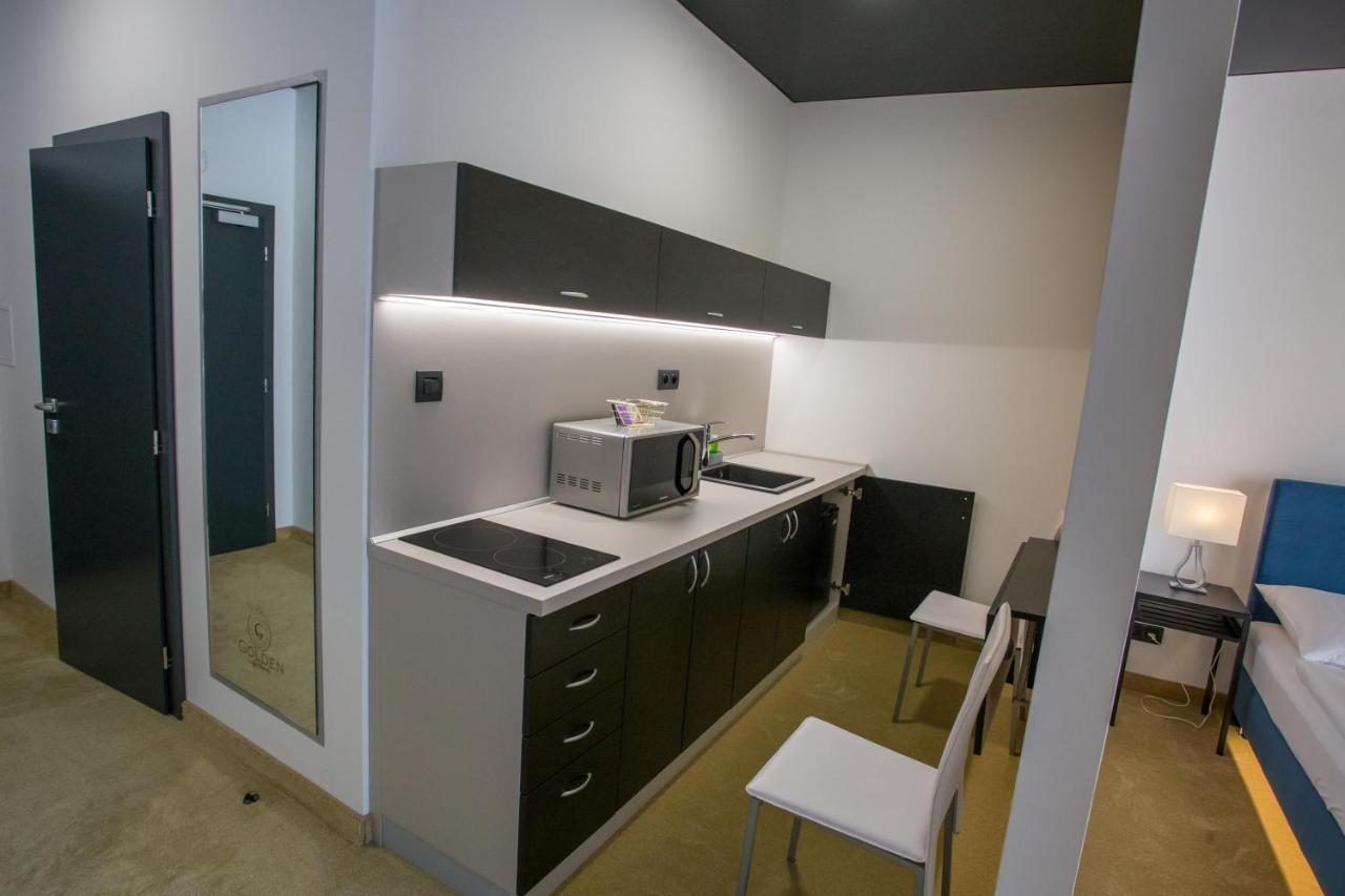 Apart Hotel Golden Apartments Kosice Bagian luar foto